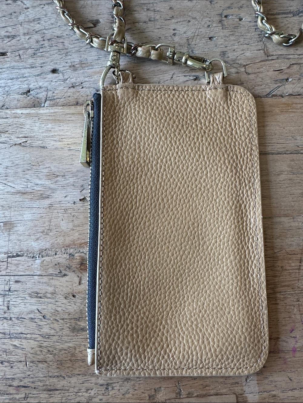 Bandolier Tan Pebbled Leather Zip Pouch Crossbody Gold/Brass Chain Strap - Picture 4 of 6